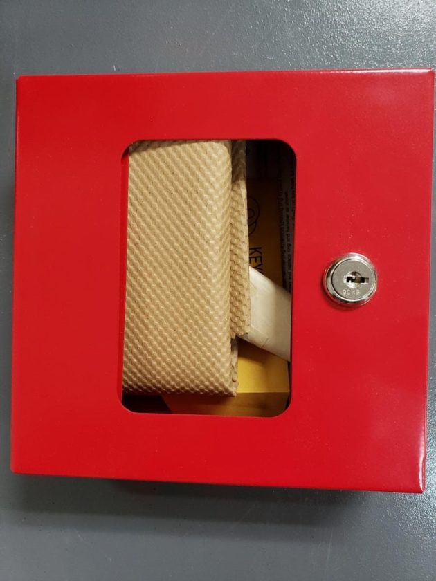 Global Industrial™ Emergency Key Box MMF2019000007